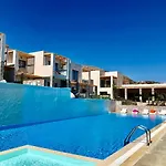 Helios & Hotel 4*