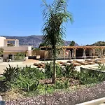 Helios & Hotel 4*