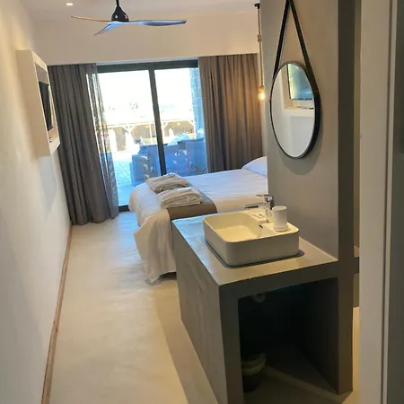 Helios & Hotel Lakki (Karpathos)