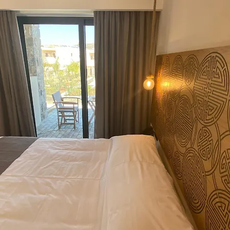 Helios & Hotel Lakki (Karpathos)