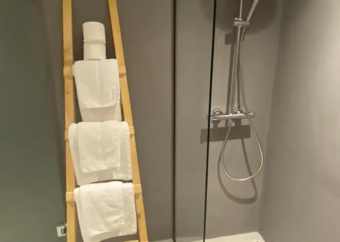 Helios & Hotel Lakki (Karpathos)